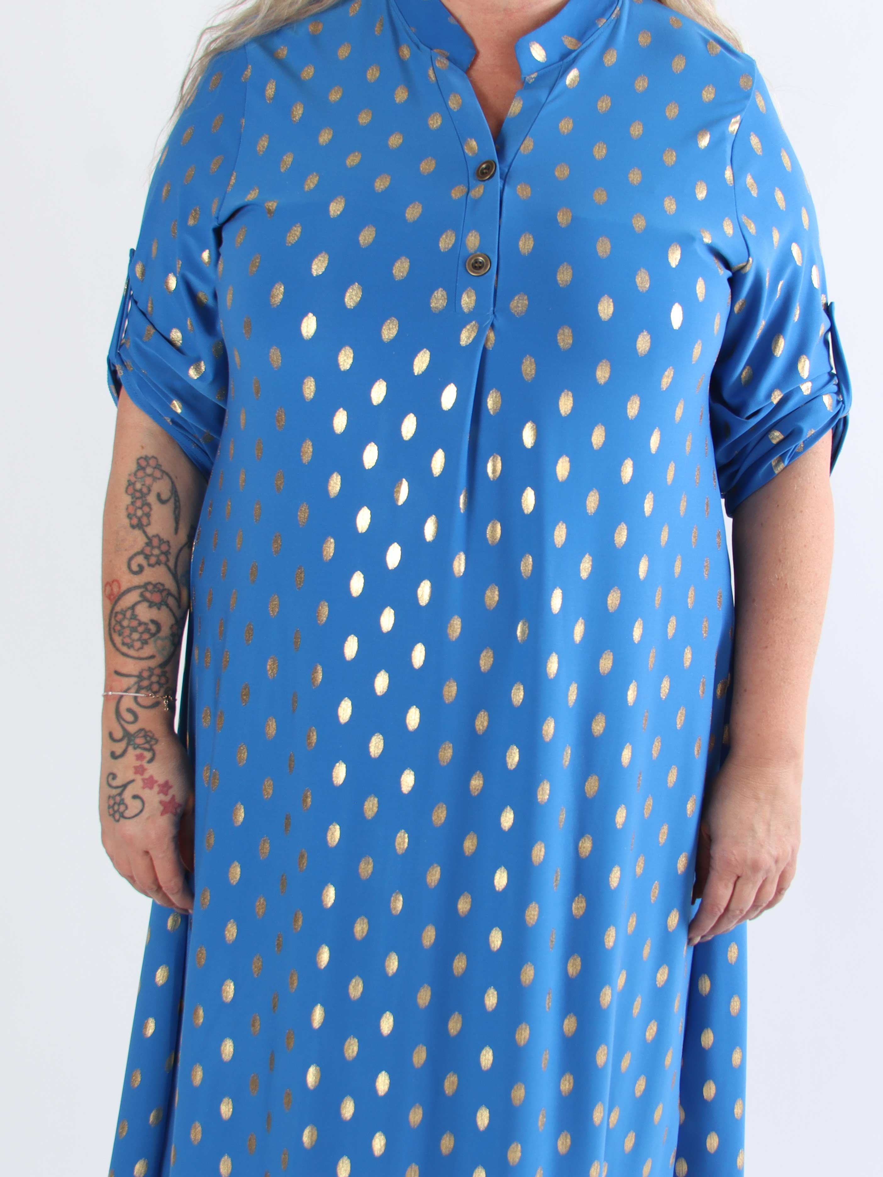 Ebba Gold Dress - Elastisk långklänning i plusstorlek med guldprickar